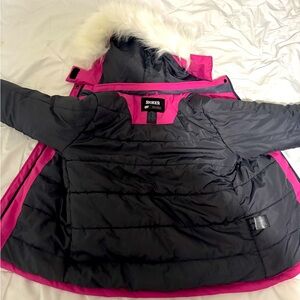 hot pink and black inside,medium,